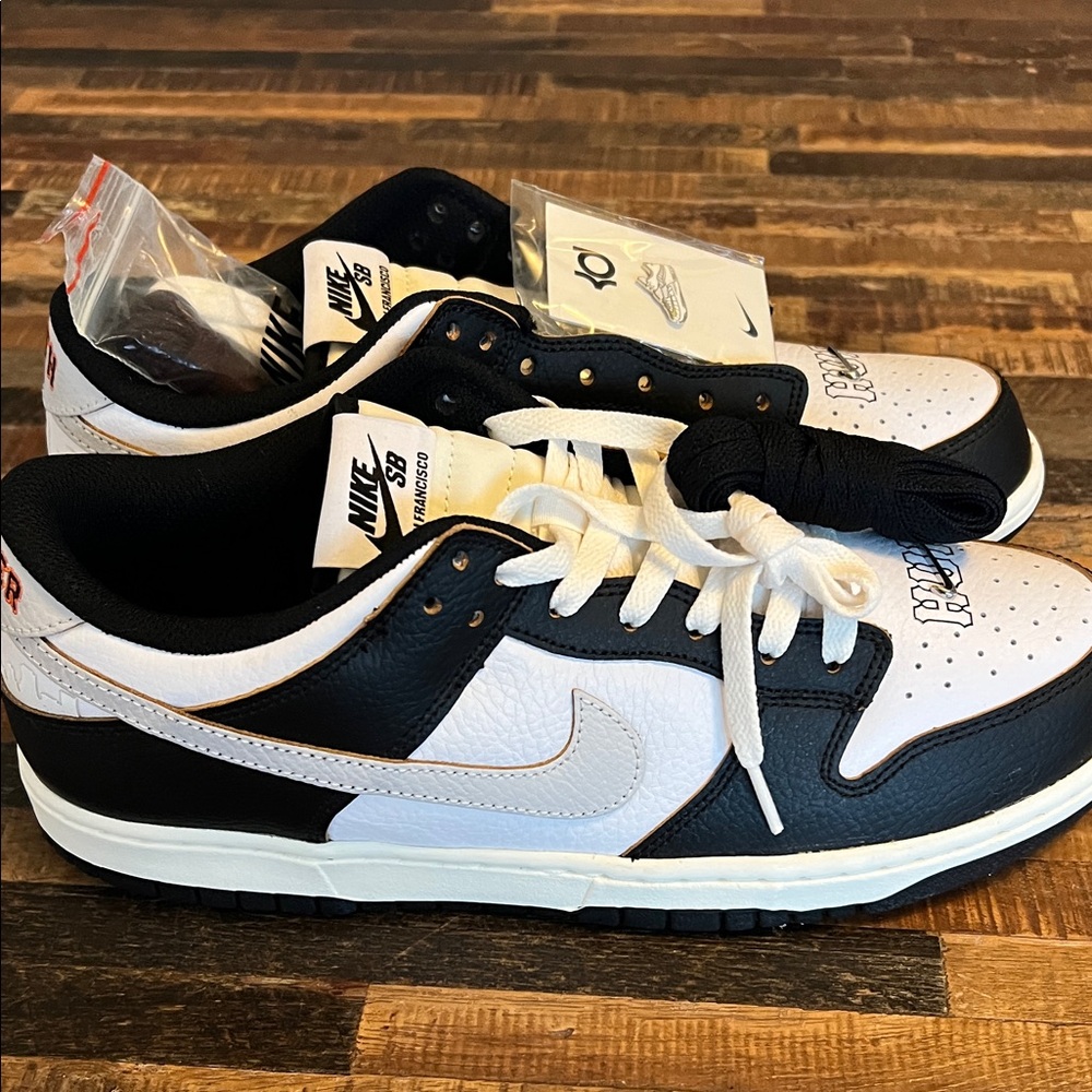 New Nike SB Dunk Low HUF San Francisco sneaker in black & white & orange - Picture 5 of 9
